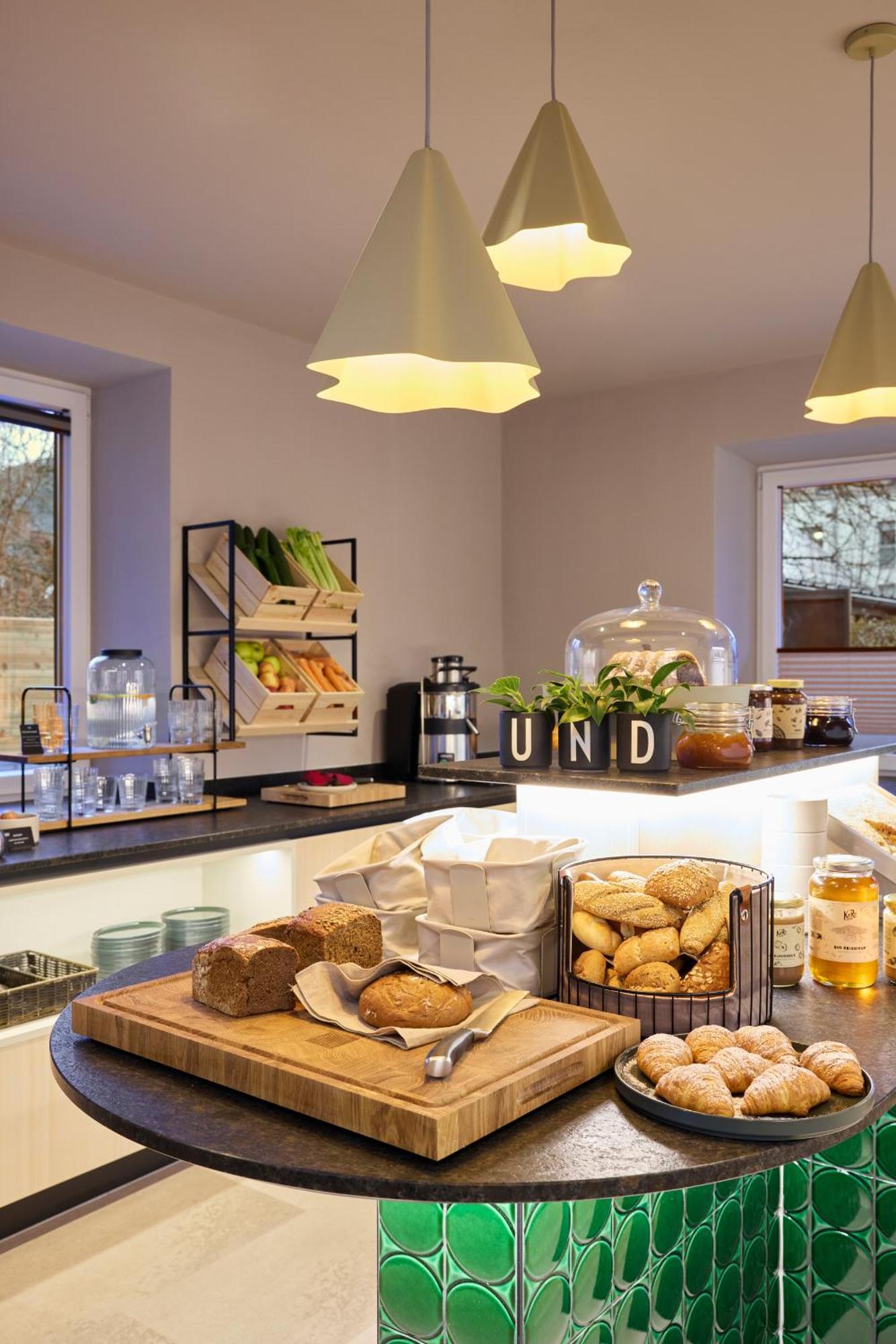 שלאדמינג Hotel Und - Smart Alpine Stay מראה חיצוני תמונה